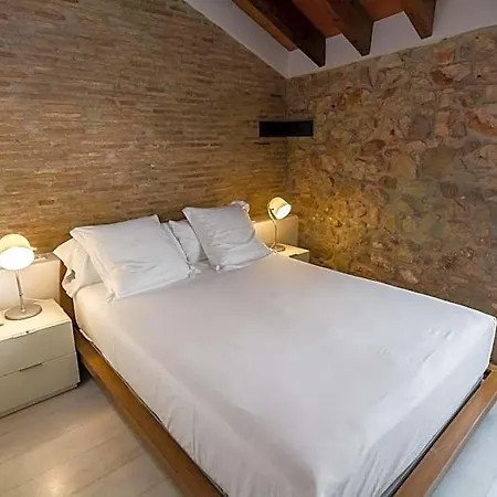 מלון Nou Roma 3*